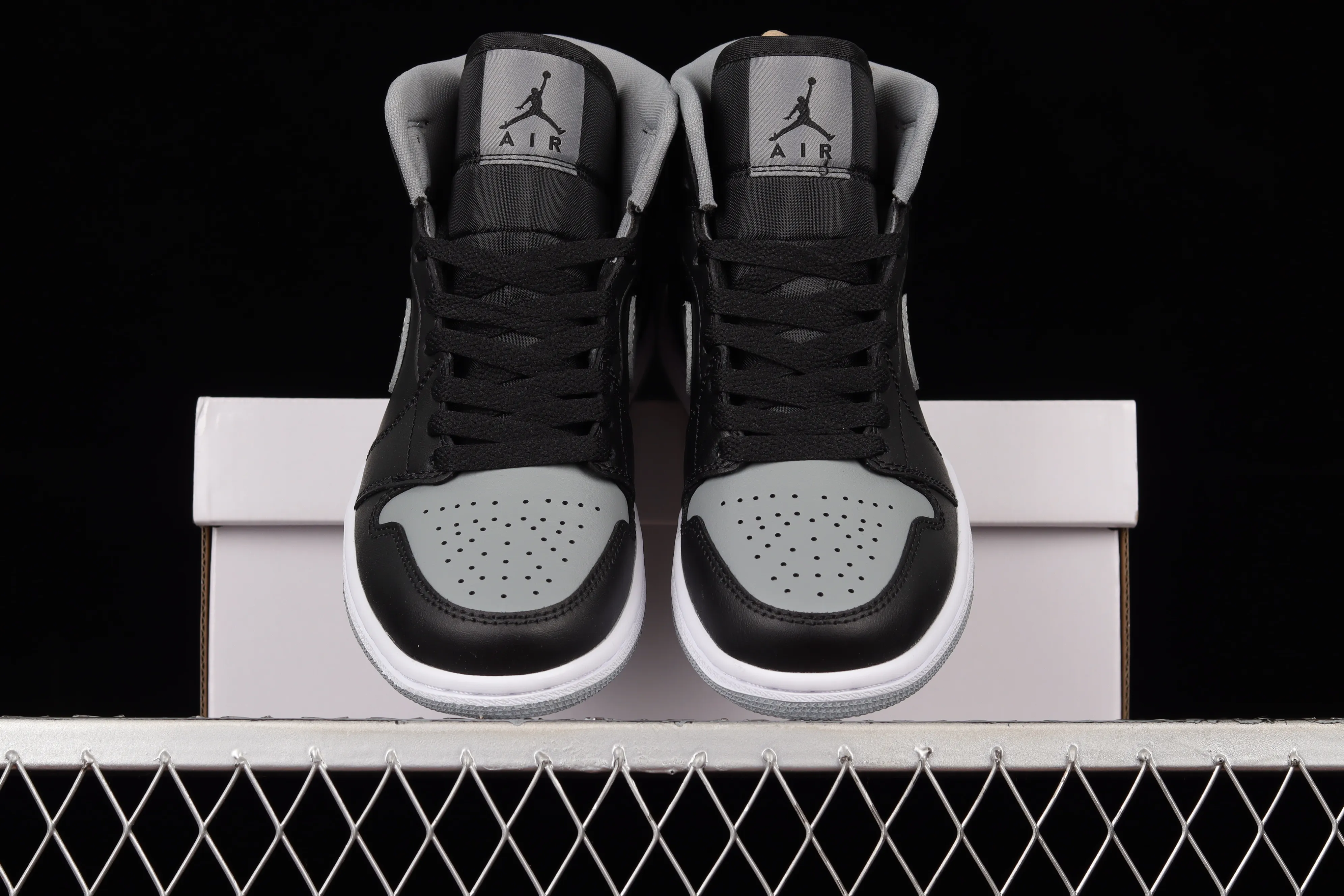 All categories Air Jordan Jordan series basketball shoes Air Jordan 1 Mid G version pure original Air Jordan 1 Mid SE AJ1 Joe 1 small shadow gray mid-top retro basketball shoes BQ6472-007
